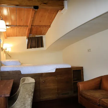 Hotel Hotelschip Antje 3*