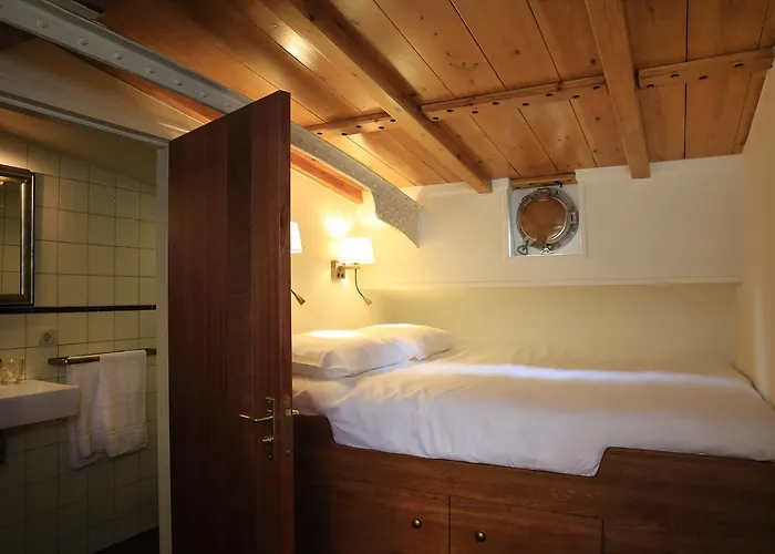 Hotelschip Antje ホテル デン・ヘルダー